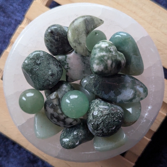 💚 Mossy Heart Bowl ☪️ Aventurine Agate Jasper Quinhai Jade Mini Crystal Hearts - Picture 2 of 10